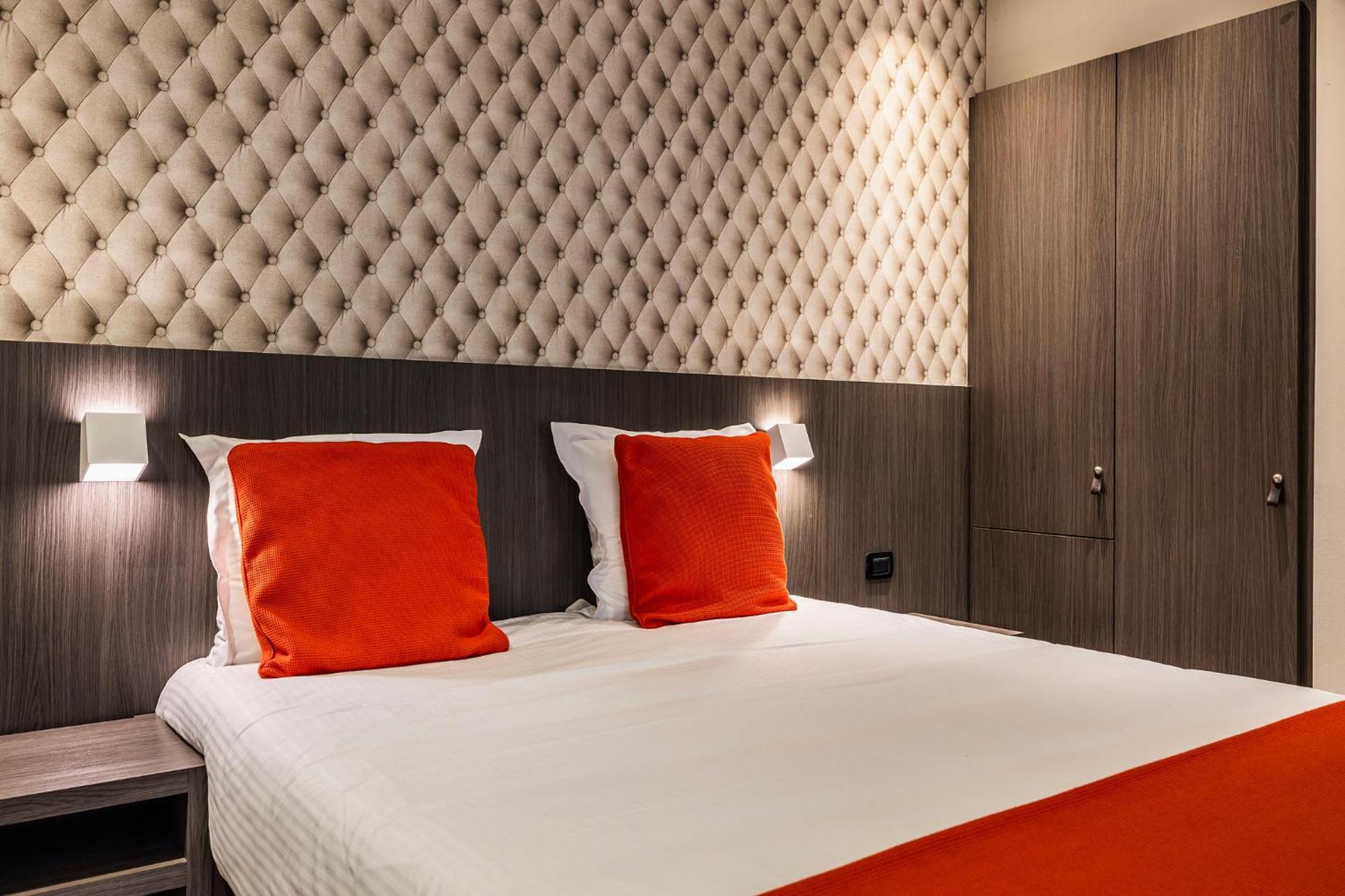 Square Hotel Kortrijk Bagian luar foto