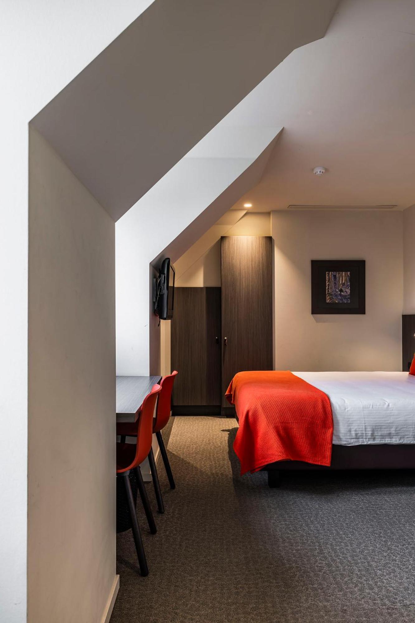 Square Hotel Kortrijk Bagian luar foto