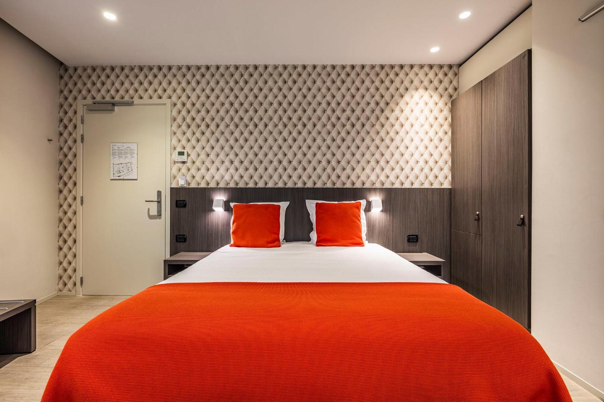 Square Hotel Kortrijk Bagian luar foto