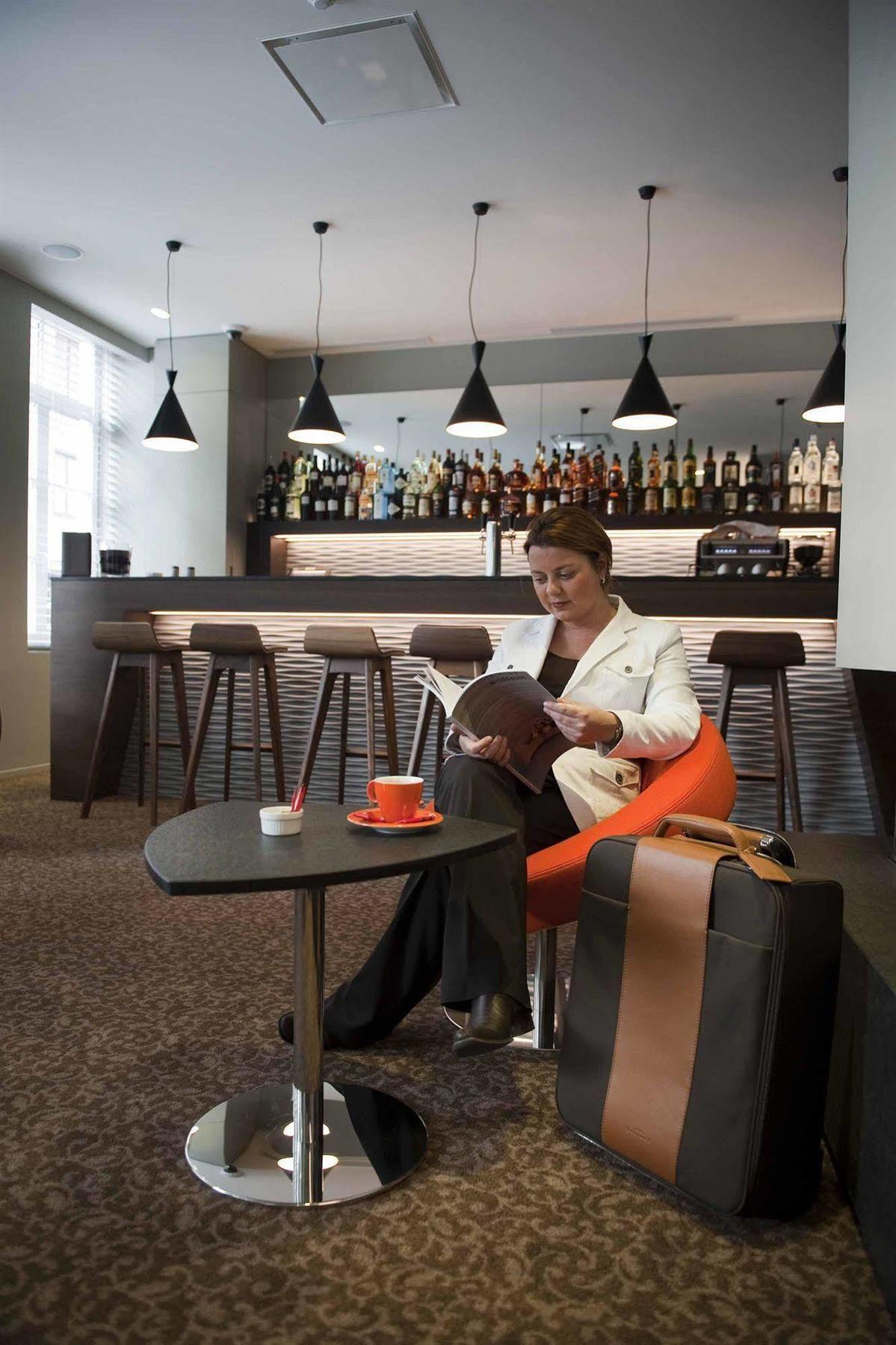Square Hotel Kortrijk Bagian luar foto